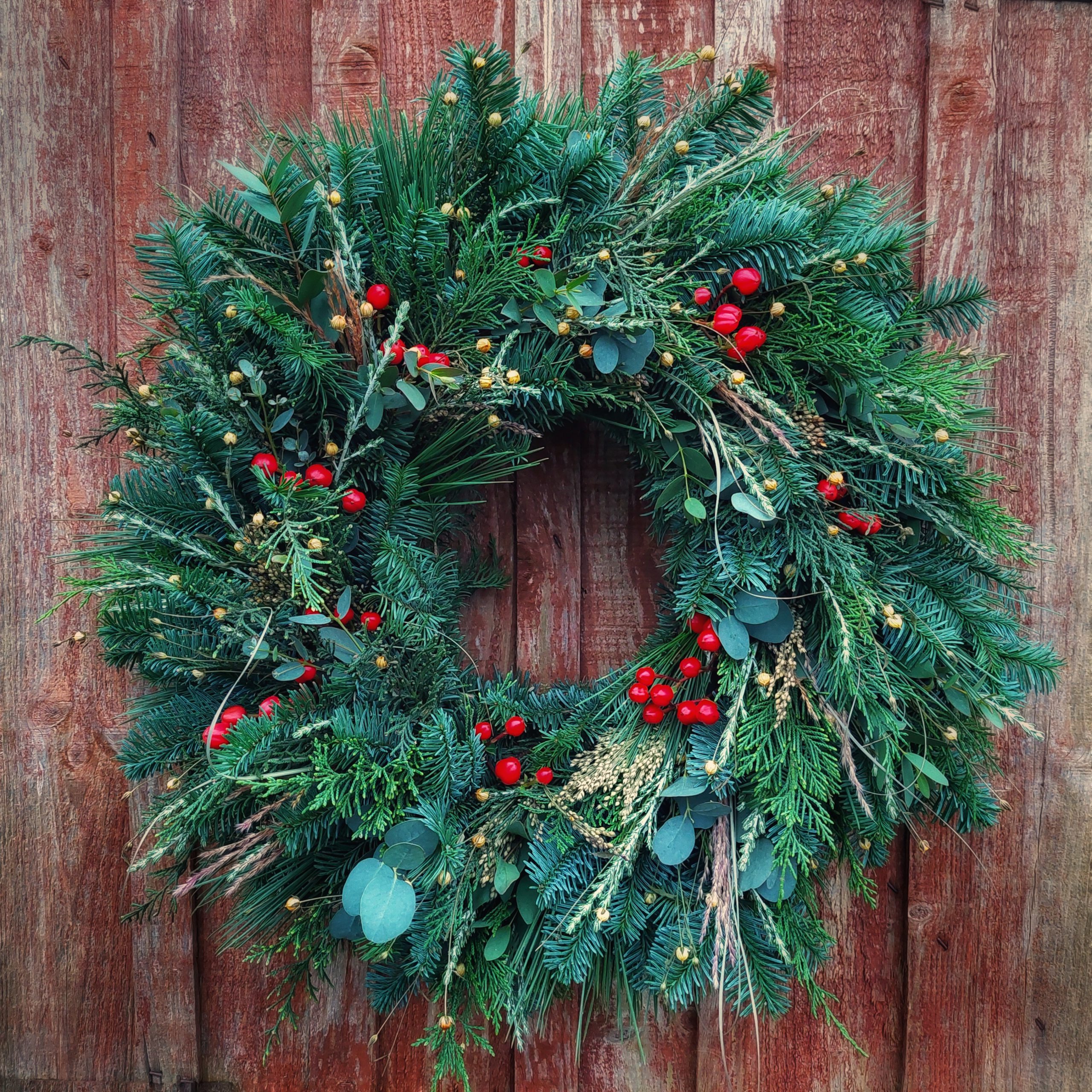 Winter wreath green red berries traditional